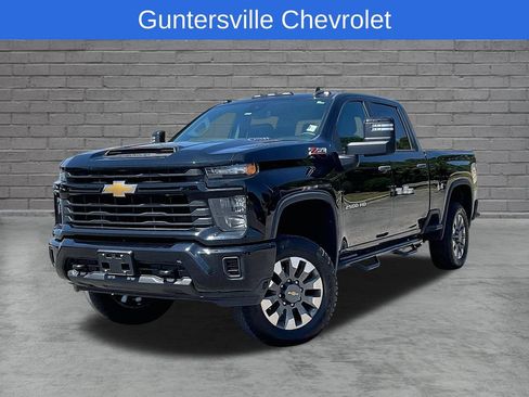 Used 2024 Chevrolet Silverado 2500 Custom w/ Custom Value Package AWD/4WD image 1
