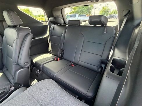 New 2026 Chevrolet Traverse LT w/ Driver Confidence Package AWD/4WD image 37