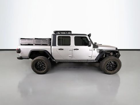 Used 2020 Jeep Gladiator Overland AWD/4WD image 6
