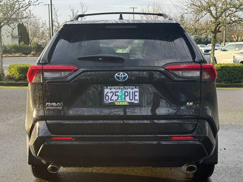 Used 2024 Toyota RAV4 SE image 4