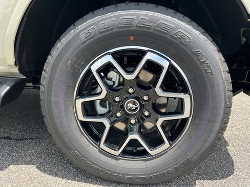 New 2026 Ford Bronco Outer Banks AWD/4WD image 13