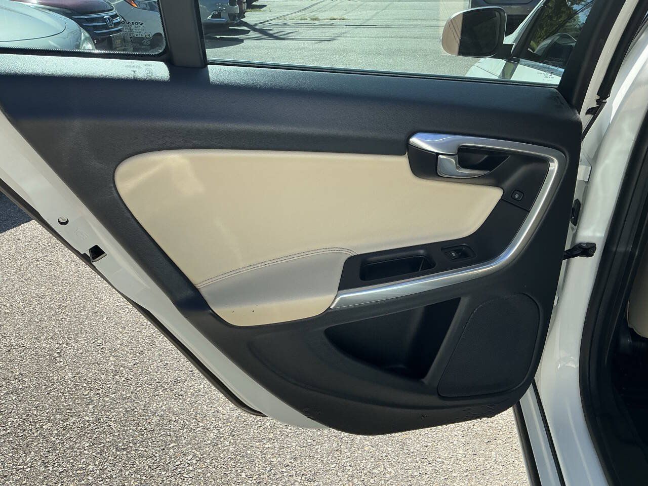 Used 2016 Volvo S60 T5 Premier w/ Convenience Package FWD image 25
