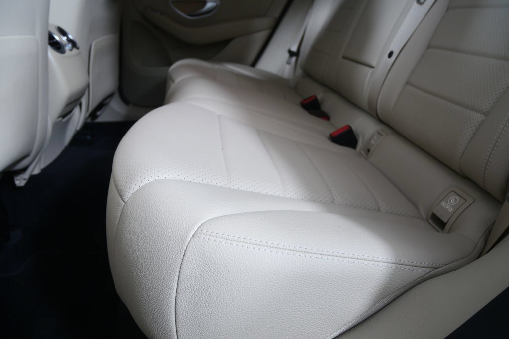 Used 2021 Mercedes-Benz GLC 300 4MATIC image 14