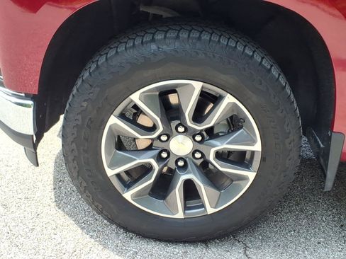Used 2021 Chevrolet Silverado 1500 LT w/ Z71 Off-Road Package AWD/4WD image 30