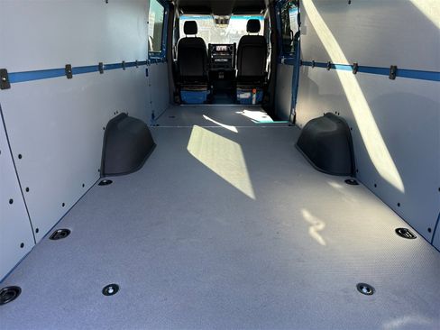 Used 2024 Mercedes-Benz Sprinter 2500 image 16