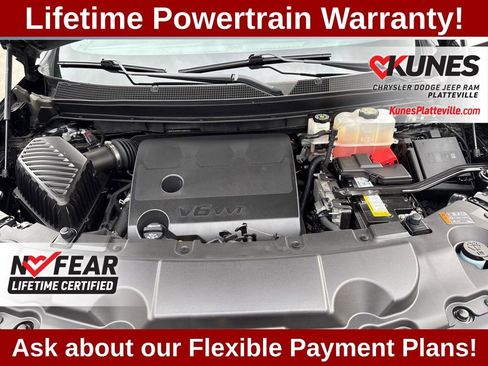 Used 2023 Chevrolet Traverse RS image 30