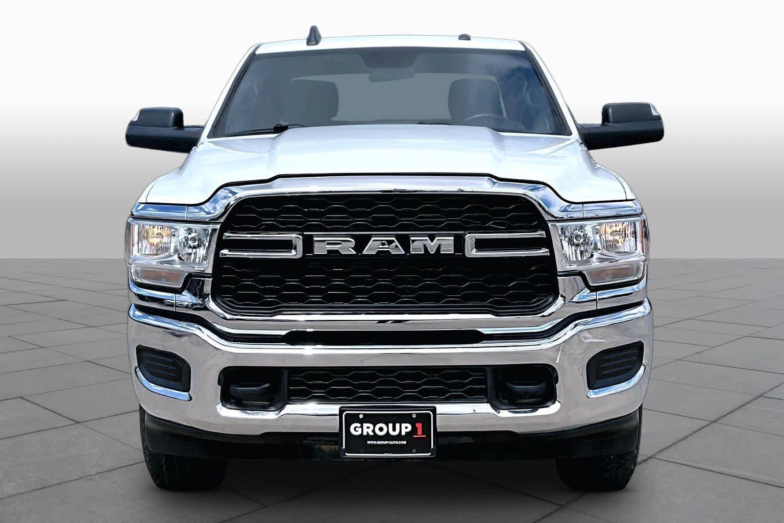 Used 2022 RAM 2500 Tradesman w/ Chrome Appearance Group AWD/4WD image 4