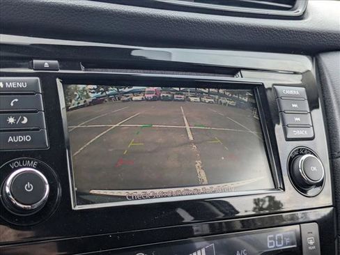 Used 2019 Nissan Rogue SV AWD/4WD image 14