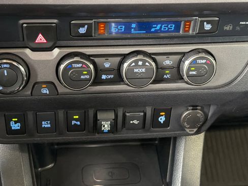 Used 2020 Toyota Tacoma TRD Sport w/ TRD Premium Sport Package image 22