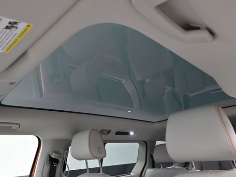 New 2025 Volkswagen ID. Buzz Pro S Plus image 13