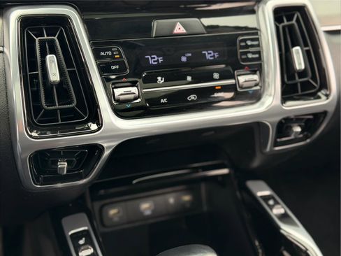 Used 2023 Kia Sorento SX image 24