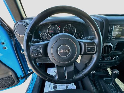 Used 2018 Jeep Wrangler Unlimited Sport w/ Connectivity Group AWD/4WD image 10