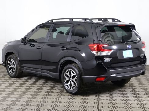 Used 2024 Subaru Forester Premium image 15
