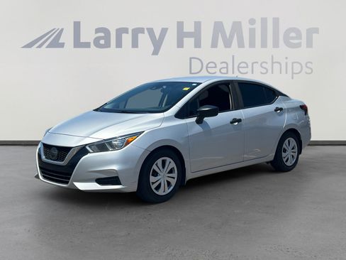 Used 2020 Nissan Versa S FWD image 1