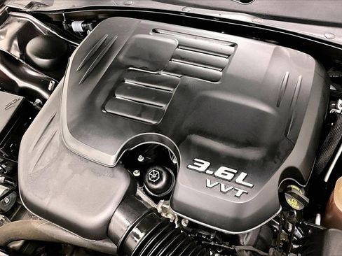 Used 2021 Chrysler 300 S image 31