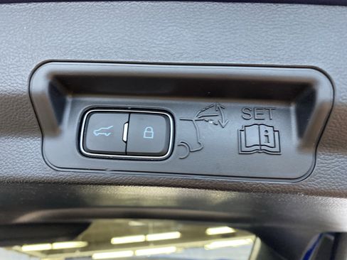 Used 2021 Ford Explorer XLT w/ Equipment Group 202A image 35