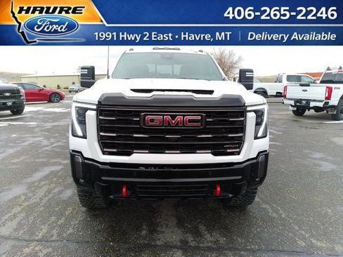 Used 2024 GMC Sierra 2500 AT4X image 8
