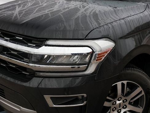 Used 2023 Ford Expedition Max Limited image 3