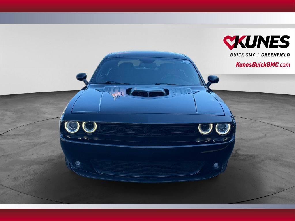Used 2017 Dodge Challenger R/T RWD image 4