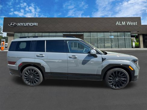 Used 2025 Hyundai Santa Fe Calligraphy AWD/4WD image 4