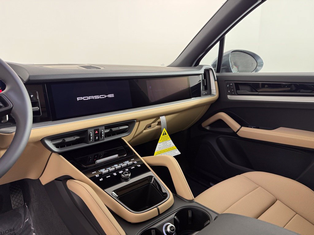 Certified 2026 Porsche Cayenne AWD/4WD image 23