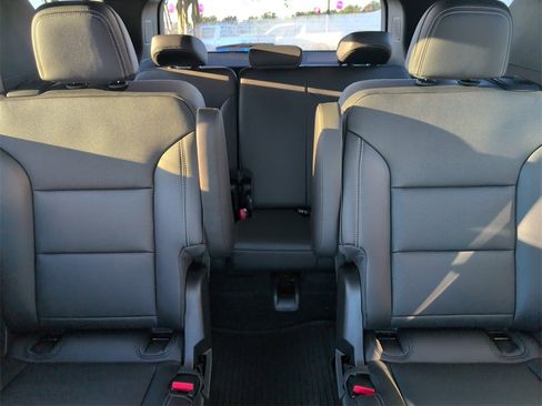New 2026 Chevrolet Traverse LT w/ LPO, Floor Liner Package image 23