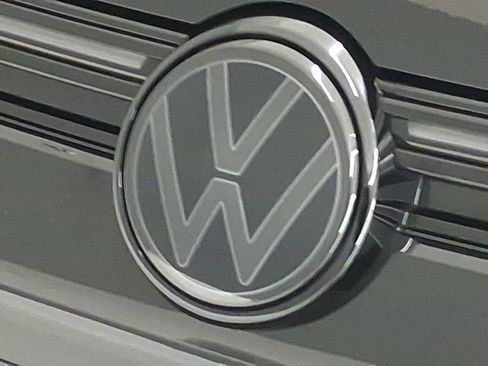 Used 2025 Volkswagen Golf R Black Edition image 21