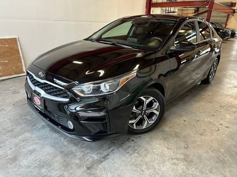 Used 2021 Kia Forte LXS FWD image 1