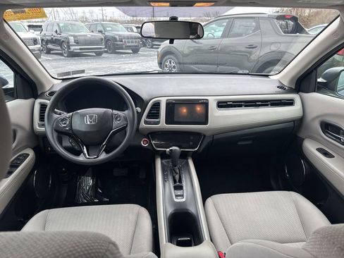 Used 2016 Honda HR-V EX image 9
