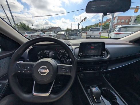 Used 2022 Nissan Rogue S FWD image 21