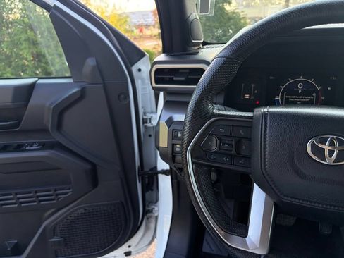 Used 2024 Toyota Tacoma SR5 AWD/4WD image 16