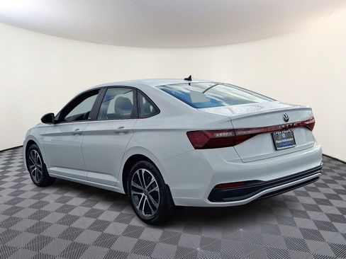 Used 2025 Volkswagen Jetta Sport image 5