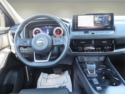 Used 2024 Nissan Rogue SL FWD image 21