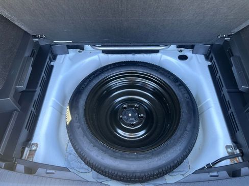 Used 2024 Nissan Rogue S FWD image 12