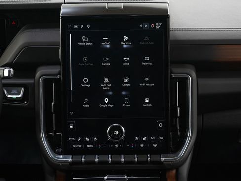 Used 2025 GMC Yukon Denali image 16