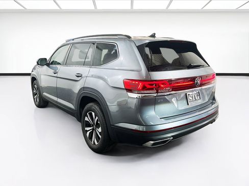 Used 2025 Volkswagen Atlas SE FWD image 6