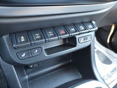Used 2020 Chevrolet Colorado ZR2 image 25