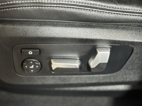 Used 2022 BMW X6 xDrive40i w/ M Sport Package image 14