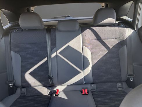 Used 2022 Volkswagen ID.4 Pro image 17