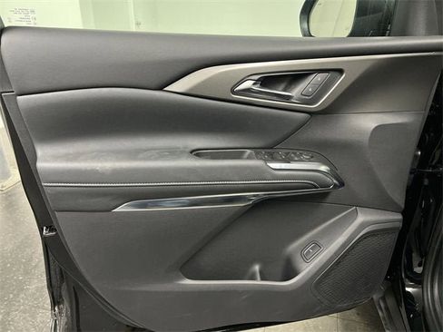 New 2025 Chevrolet Traverse LT w/ Sun and Wheel Package image 23