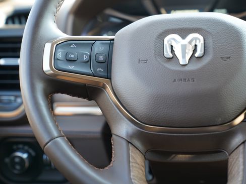Used 2025 RAM 2500 Limited AWD/4WD image 19