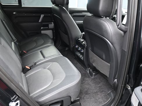 Certified 2023 Land Rover Defender 130 X-Dynamic SE image 10