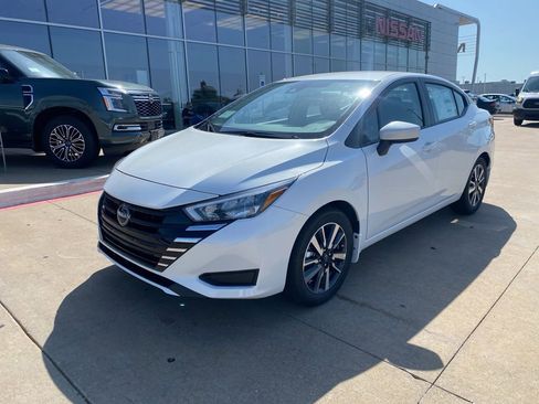 New 2025 Nissan Versa SV w/ Trunk Package FWD image 1