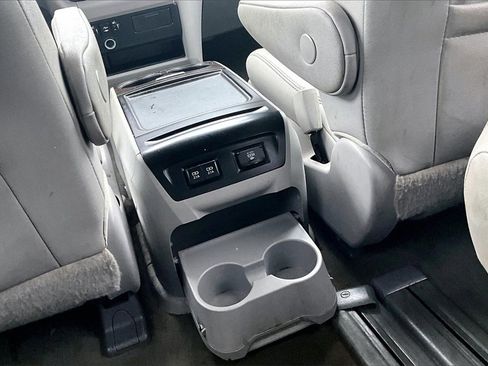 Used 2018 Toyota Sienna XLE w/ XLE Navigation Package image 33