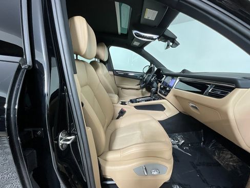 Used 2023 Porsche Macan image 20