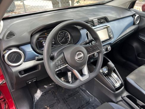 Used 2025 Nissan Versa SV image 32