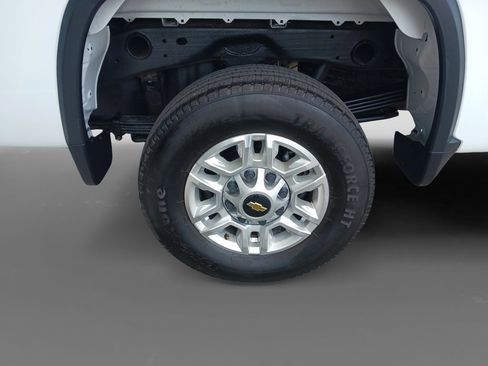 Used 2024 Chevrolet Silverado 2500 LT image 31