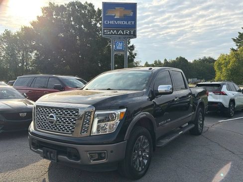 Used 2019 Nissan Titan Platinum Reserve AWD/4WD image 7