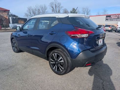 Used 2019 Nissan Kicks SV image 4