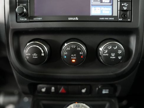 Used 2016 Jeep Patriot High Altitude image 22